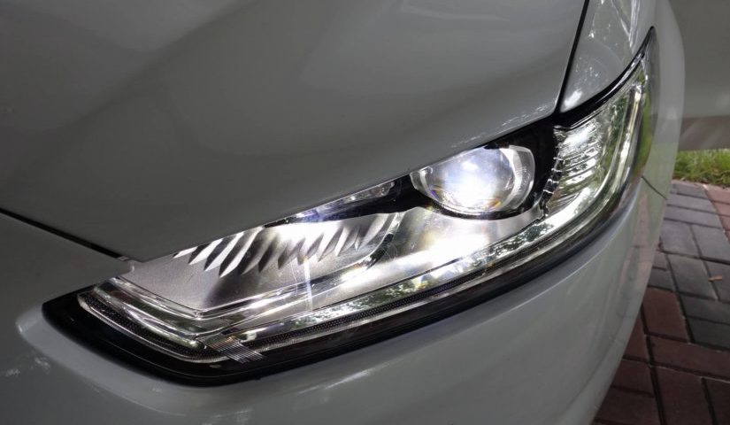 Ford Mondeo MK5 ze zwykłej lampy na full LED Xenonowe.pl